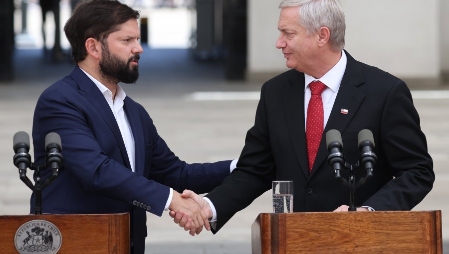 Presidencia confirma reunión entre Boric y Kast en La Moneda el próximo martes junto a ministros