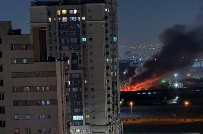 Irán acusa “agresión criminal” y advierte represalias tras bombardeos