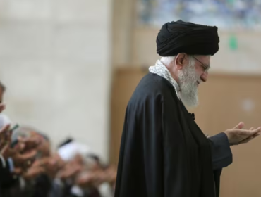 Presidente de EE.UU. asegura que líder supremo iraní falleció en medio del conflicto