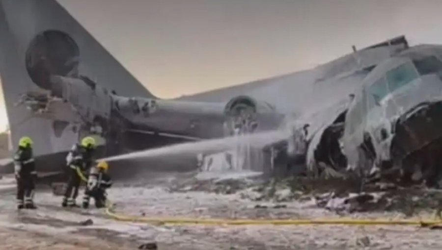 Tragedia en Bolivia: avión militar cae sobre puente y deja al menos 15 muertos