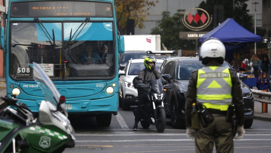 Súper Lunes en Santiago: refuerzan transporte ante ingreso de 485 mil vehículos