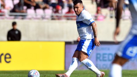 Gary Medel vuelve a la zaga para enfrentar crisis defensiva en la UC