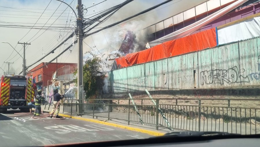Fuegos artificiales serían los causantes de gran incendio estructural declarado en Quilpué