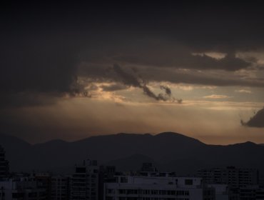 Emiten aviso meteorológico por nubes con características tornádicas en el sur del país