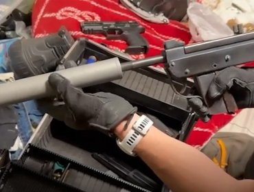 PDI incauta armamento y detiene a mujer en operativo en La Pintana