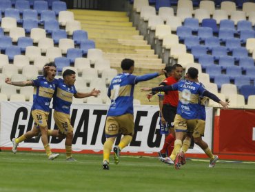 Despertó Everton: Goleó a la U de Concepción por tres a cero y obtiene sus primeros puntos