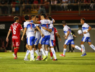 La UC golpea en Chillán, pero Giani dispara contra la cancha: “No se podía jugar”