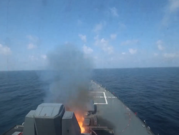 Irán amenaza con atacar cualquier barco que cruce el estrecho de Ormuz