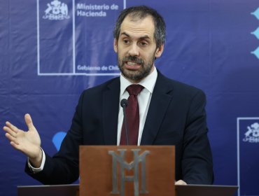 Ministro Grau pide no “sobreinterpretar” el Imacec de -0,1% y asegura que la economía avanza en línea con lo proyectado