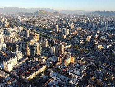 Salida de capitales cae 5% en 2025 y expertos proyectan “meseta” marcada por mayor estabilidad