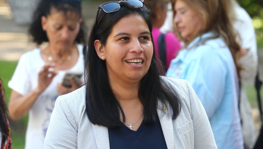 Secretaria general de Renovación Nacional, Andrea Balladares, defiende lista única y llama a la unidad para enfrentar “un gobierno de emergencia”