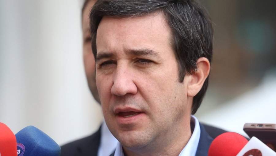 Presidente de la UDI, Guillermo Ramírez, acusa al Presidente Boric de “problemas con la verdad” por cable chino y advierte que Sala Cuna no se aprobará