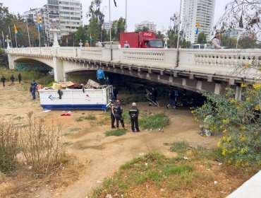Retiran desechos e incautan armas blancas en megaoperativo en el estero de Viña del Mar