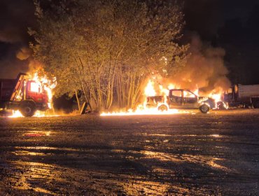 Nuevo ataque incendiario golpea La Araucanía: queman maquinaria forestal y dejan mensaje alusivo a la causa mapuche
