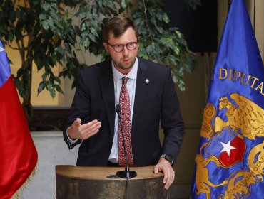 Transición en tensión: Republicanos acusan falta de transparencia y ‘amarres’ en el traspaso de mando”