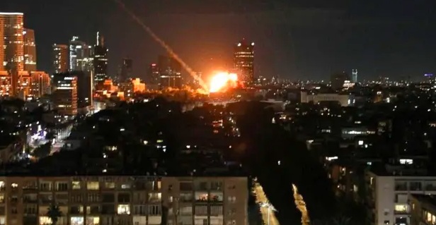 Francia, Italia, Grecia y Australia comienzan a intervenir lentamente en la guerra