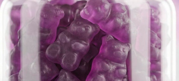 Sernac pone la lupa a venta de melatonina en “gomitas” para niños y advierte riesgos por consumo sin receta