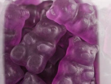 Sernac pone la lupa a venta de melatonina en “gomitas” para niños y advierte riesgos por consumo sin receta