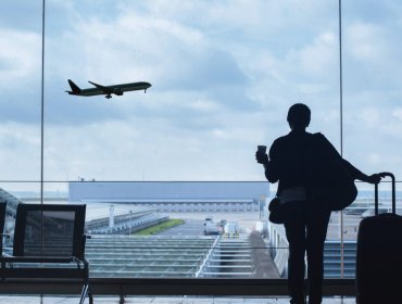 Licencias de funcionarios públicos que viajaron al exterior habrían costado más de $25 mil millones