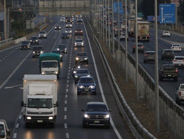 Equipo de Kast sale a “vender Chile”: futuro subsecretario del MOP promete reglas claras y un Estado “socio confiable”