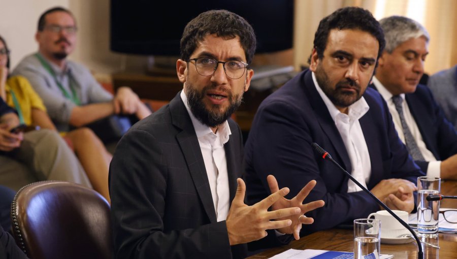 Ministro Boccardo acusa “maniobra dilatoria” por freno a Sala Cuna Universal y advierte dudas sobre prioridad del próximo gobierno