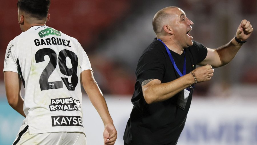 DT de Palestino celebra eliminación de la U en la Sudamericana: “Fue épico”