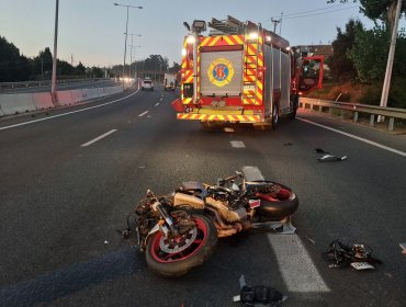 Motociclista muere tras violento choque contra muro en la ruta E30-F de Concón