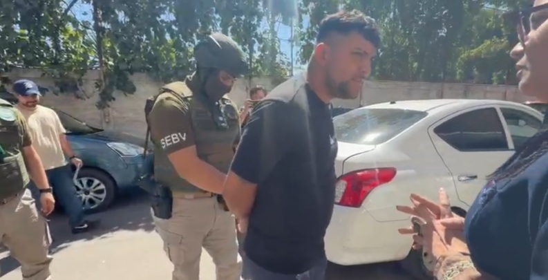 Detienen a profesor por su presunta participación en violento asalto en Estación Central