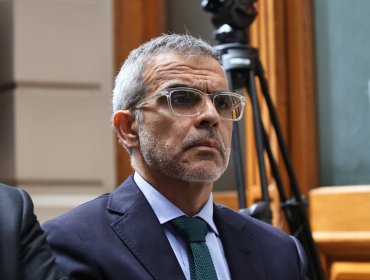 Ministro Cordero critica proyecto de conmutación de penas y advierte: “Puede parecer un indulto general encubierto”