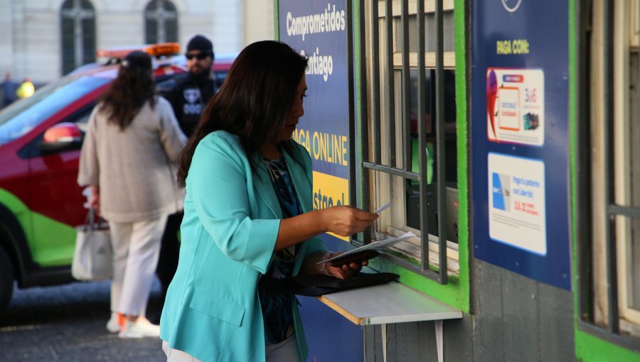 Casi la mitad del parque automotor pagaría mal su permiso de circulación: estudio estima sobrecobros por US$60 millones