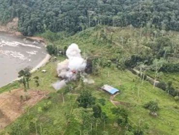 EE.UU. y Ecuador bombardean campamento guerrillero en zona fronteriza con Colombia