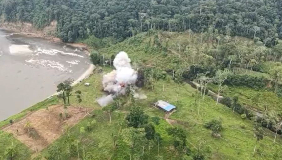 EE.UU. y Ecuador bombardean campamento guerrillero en zona fronteriza con Colombia