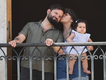 Presidente Gabriel Boric se despide de sus adherentes desde el Palacio de La Moneda
