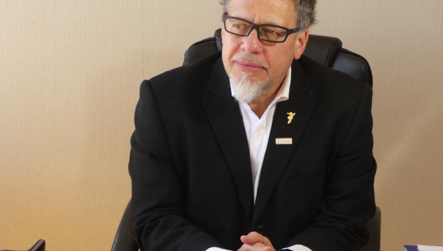 Senador Lagos Weber recibe reconocimiento por su labor legislativo tras 16 años en el Senado