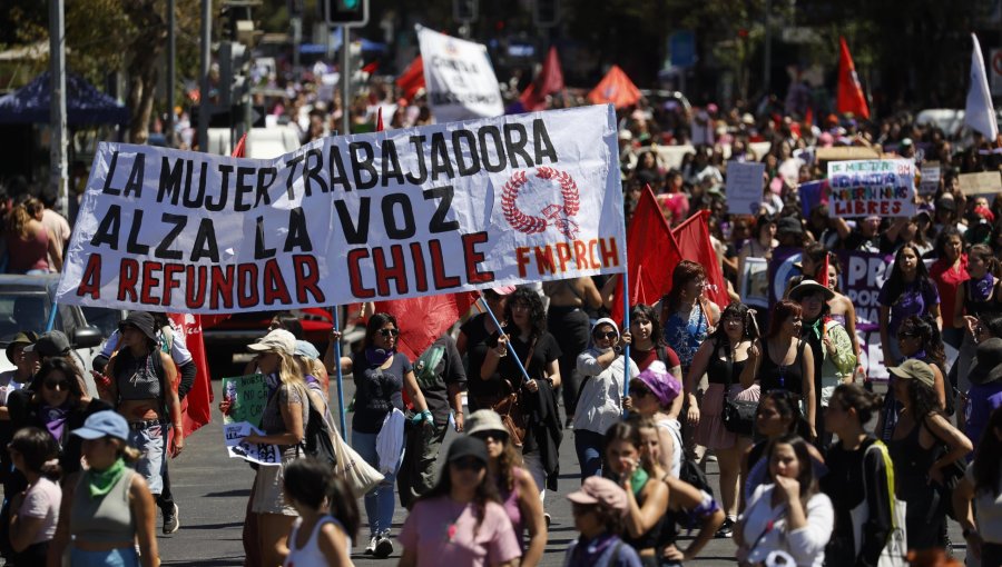 Marcha del 8M se realizará este domingo desde Plaza Italia en Santiago