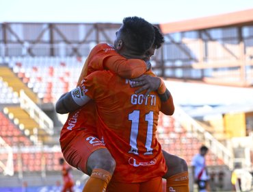 Gustavo Gotti lideró la goleada que le dio el liderato del Ascenso a Cobreloa ante Curicó Unido
