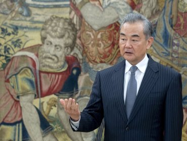 China exige “cese inmediato” de ataques en Irán y advierte que la guerra en Oriente Próximo “no beneficia a nadie”