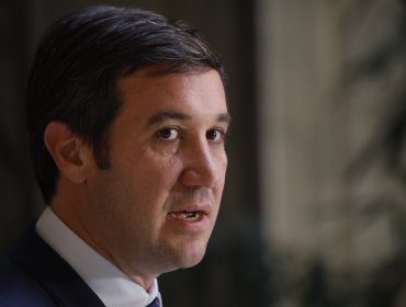 Presidente de la UDI, Guillermo Ramírez, acusa a Gabriel Boric de forzar a Chile a elegir entre Estados Unidos y China