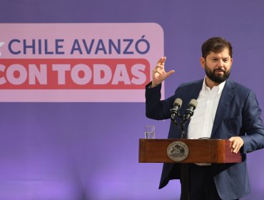Presidente Boric marca su último 8M en La Moneda y destaca avances en género: “La equidad también exige que los hombres pierdan privilegios”