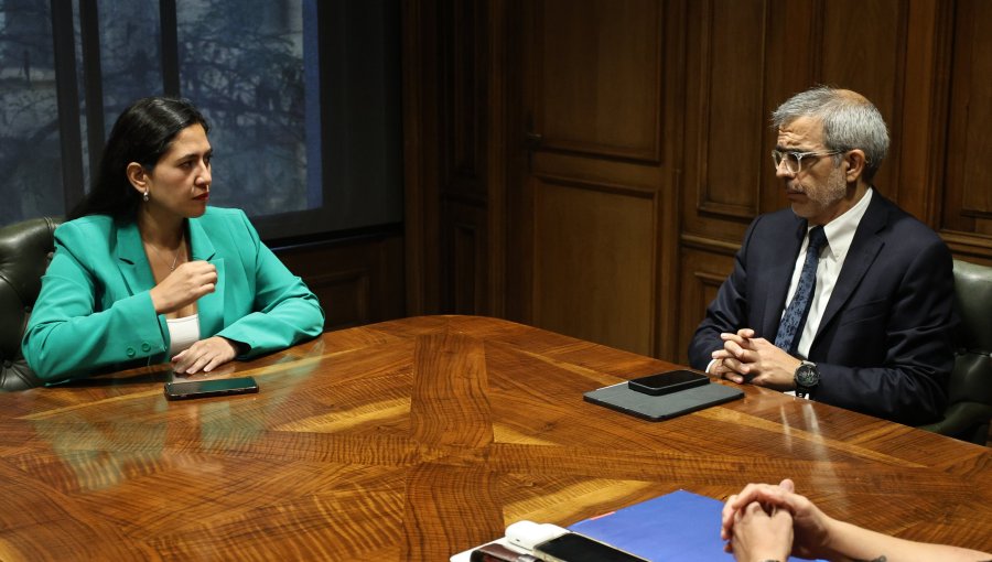 Cadáver maniatado en caja abandonada frente a casa de alcaldesa de Quinta Normal remece al Gobierno: investigan vínculo con crimen organizado