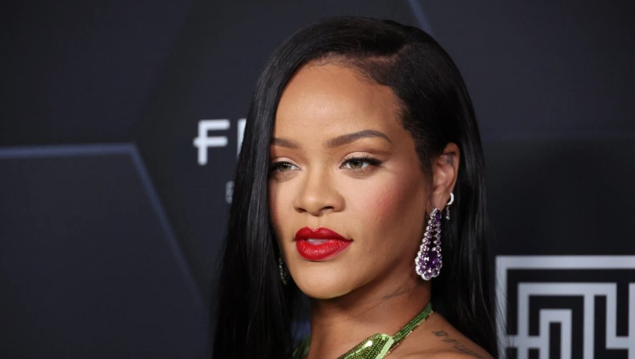 Disparan contra la casa de Rihanna en Los Ángeles mientras la cantante estaba en el interior: una mujer terminó detenida