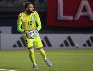 Muralla chilena en Inglaterra: Vigouroux brilla con tapadón y se consolida entre los mejores arqueros de la Championship