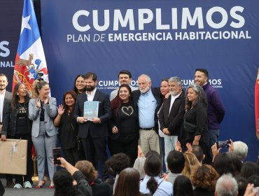 Presidente Boric encabezó acto de cumplimiento del Plan de Emergencia Habitacional en La Moneda