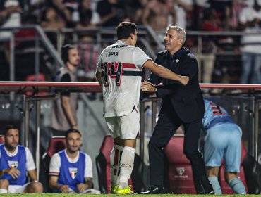 Gonzalo Tapia se quedó sin director técnico en Sao Paulo tras despido de Hernán Crespo