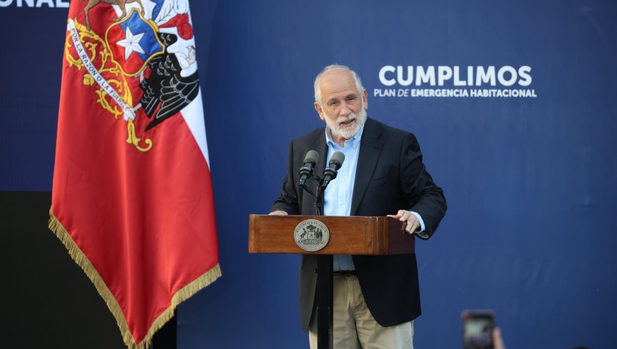 Montes defendió su permanencia durante crisis que enfrentó el Minvu: "Podría haber salido arrancando de varios de los hechos"