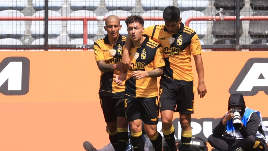 Zavala vuelve del dolor al gol: debutó con Coquimbo, anotó y se desahogó tras 45 días fuera