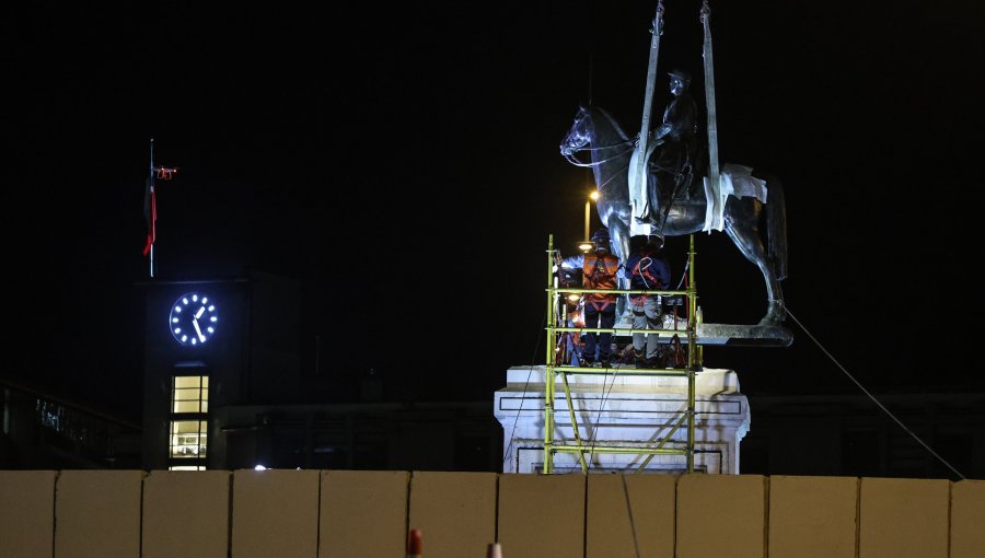 Monumento al general Baquedano regresa a su plaza a casi cinco años de su retiro
