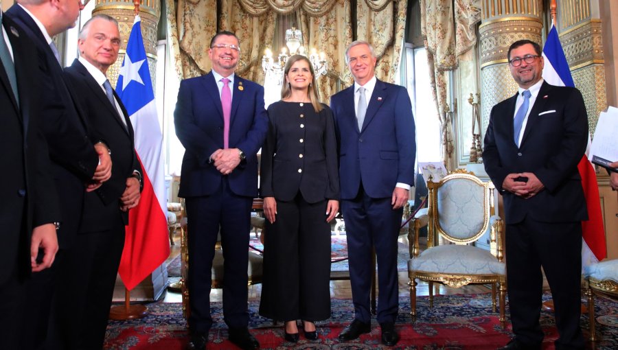 Kast recibe a delegaciones extranjeras en la antesala del cambio de mando y promete “recuperar la institucionalidad”