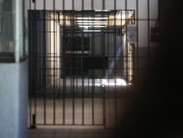 Reo fallece tras ser apuñalado durante riña al interior de la cárcel de Talca y gendarme fue herido en el Centro Penitenciario de Coronel