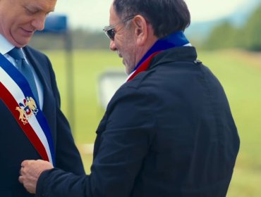 Contraloría descarta irregularidad en foto oficial de Kast y valida uso de banda presidencial con escudo